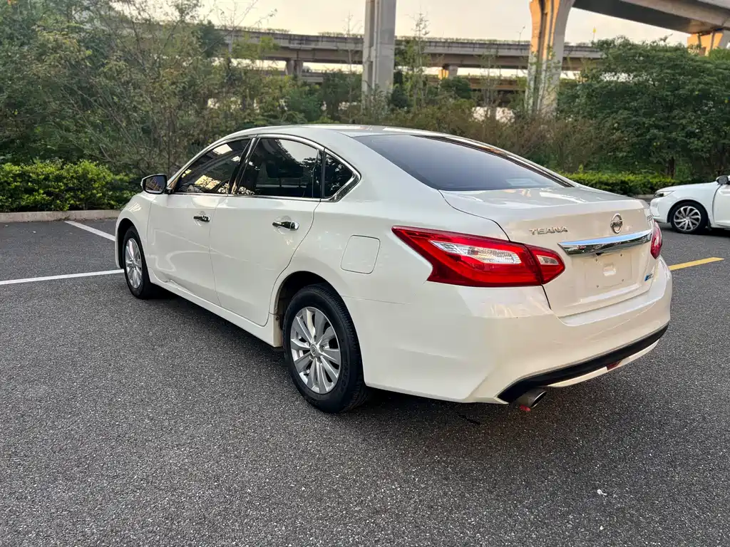 Nissan Teana — миниатюра 7