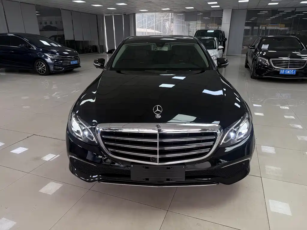 MERCEDES-BENZ E CLASS