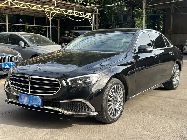 MERCEDES BENZ E CLASS