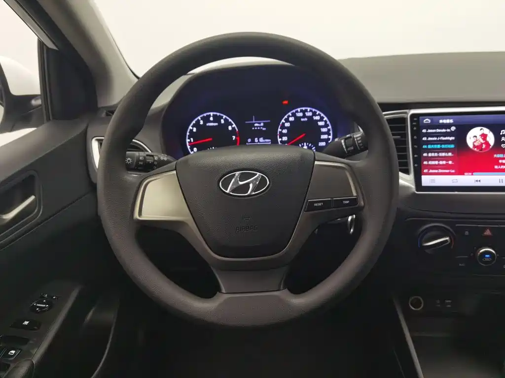 Hyundai Verna — миниатюра 11