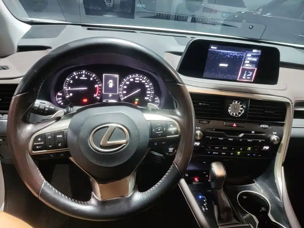 Lexus RX — миниатюра 10