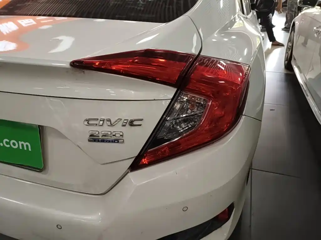 Honda Civic — миниатюра 8