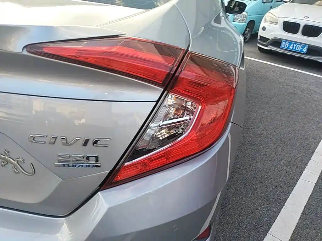 Honda Civic — миниатюра 8