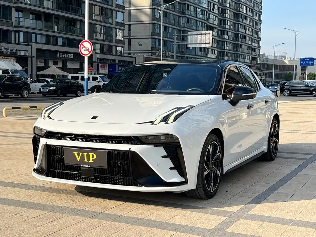 Купить Lynk & Co 03