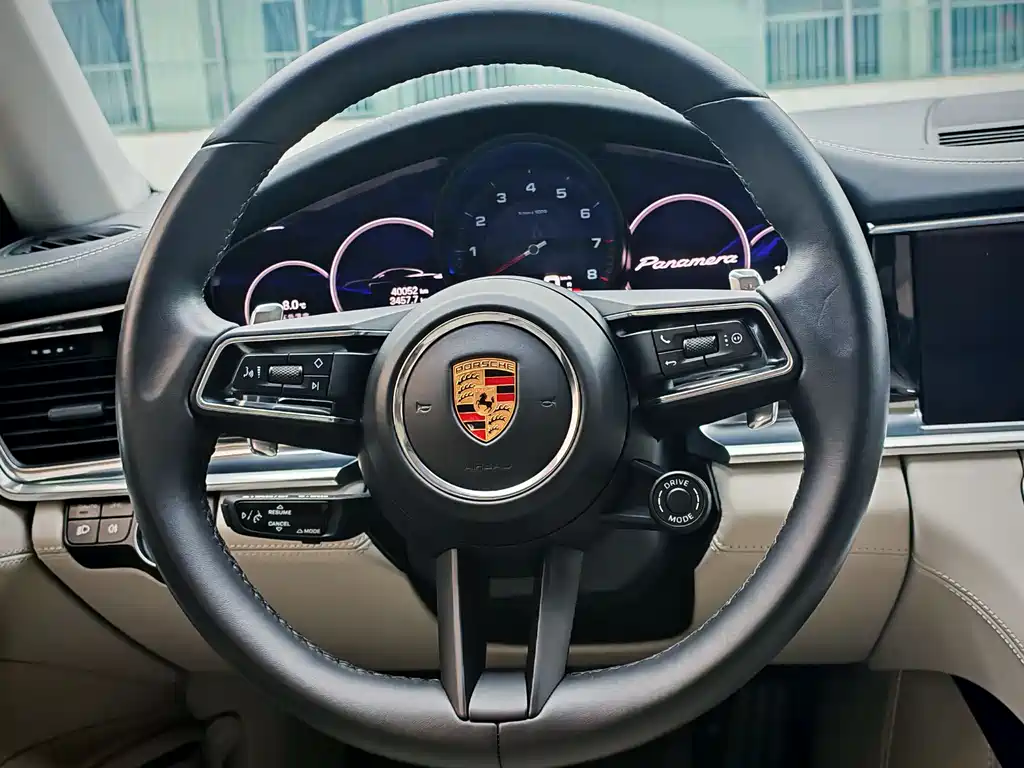 PORSCHE PANAMERA