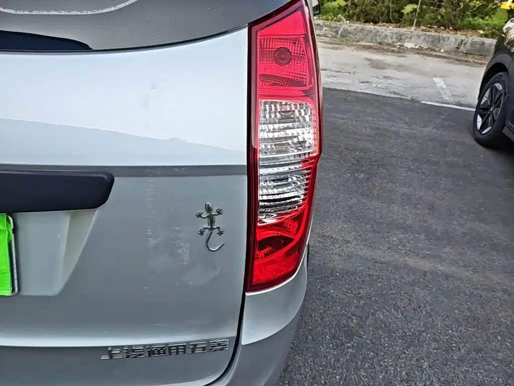 Wuling Hongguang — миниатюра 8