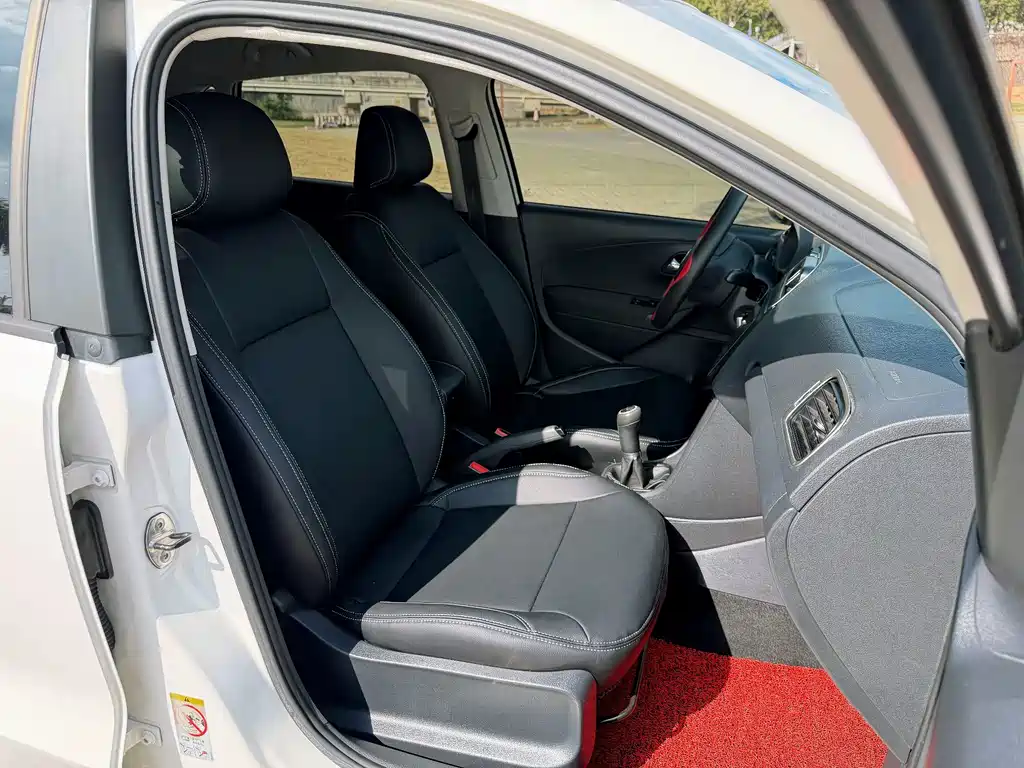 Volkswagen Polo — миниатюра 14