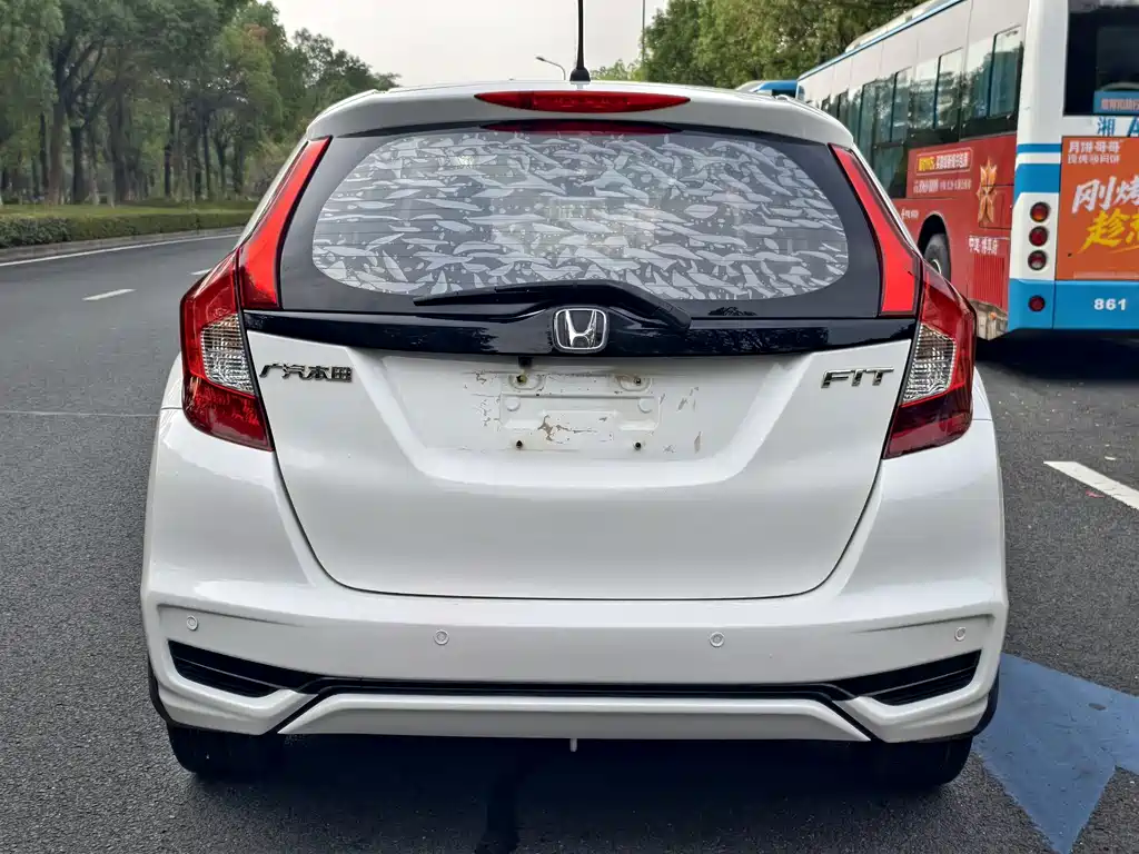 Honda Fit — миниатюра 8