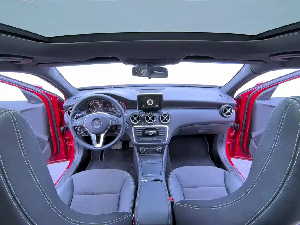 Mercedes-Benz A-Class (Import) — миниатюра 11