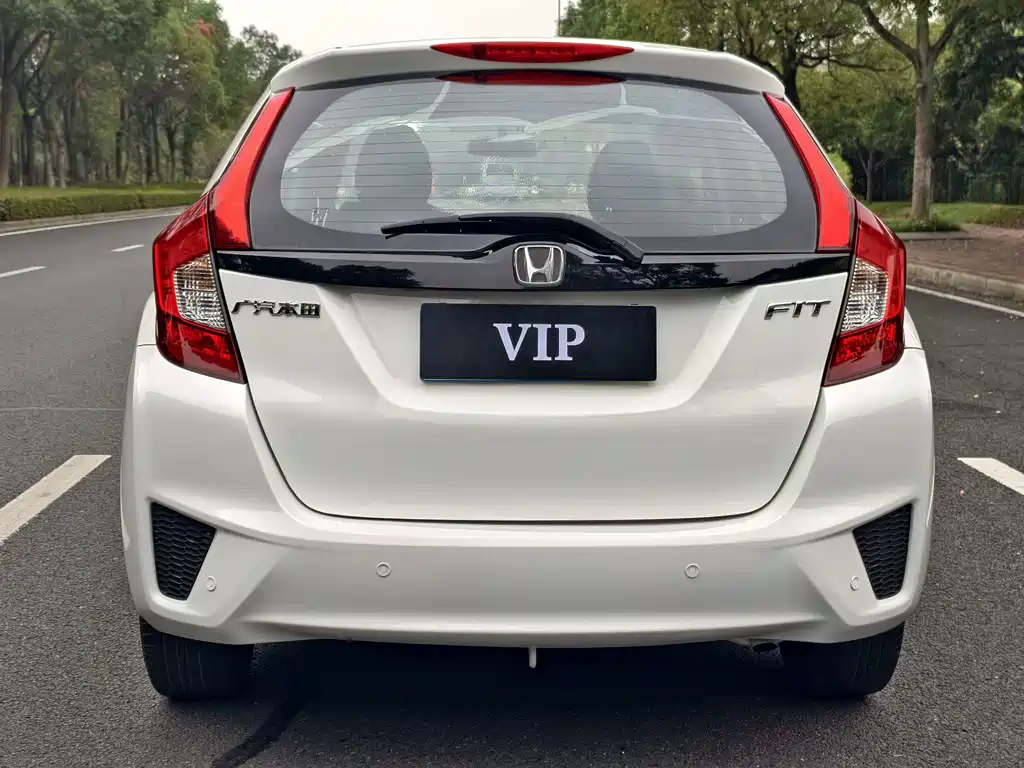 Honda Fit — миниатюра 8