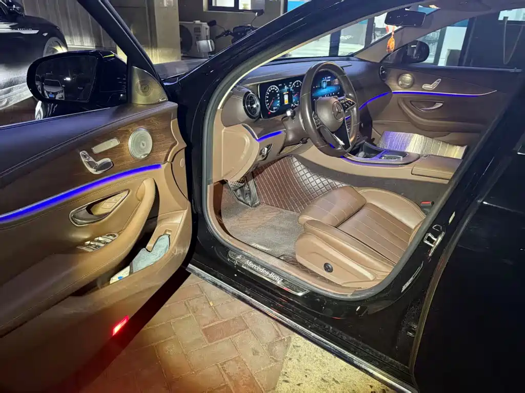 Mercedes-Benz E-Class — миниатюра 12
