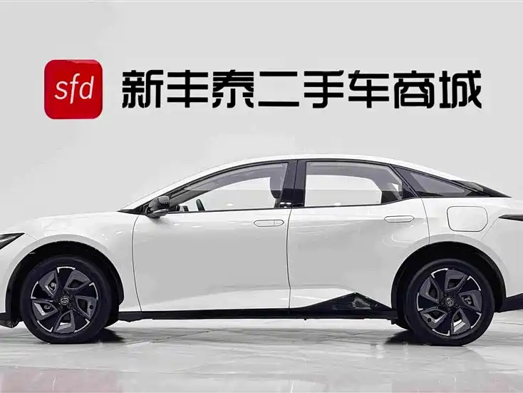 Toyota bZ3 — миниатюра 4