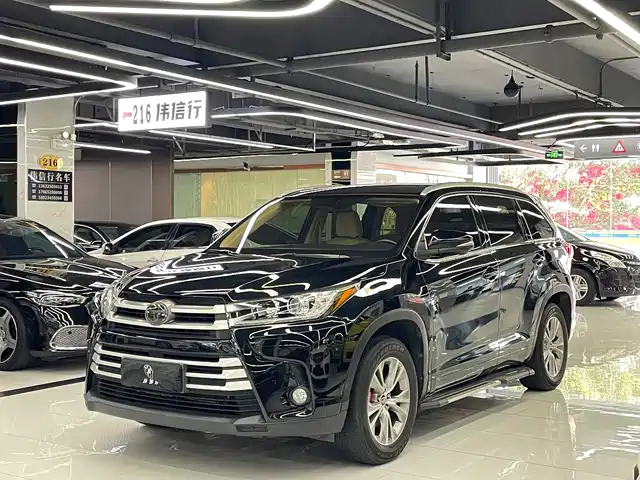 TOYOTA HIGHLANDER 2020