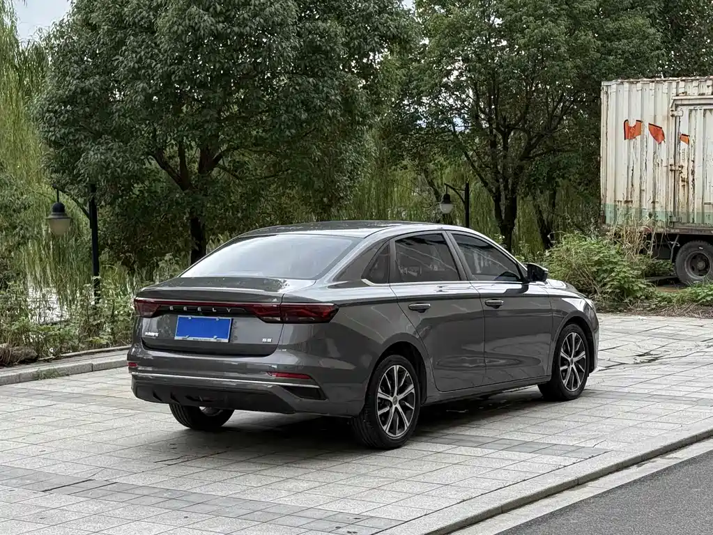 Geely Emgrand — миниатюра 4