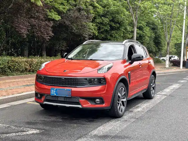 2020 Lynk & Co 01