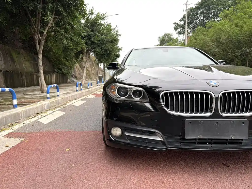 BMW 5 SERIES