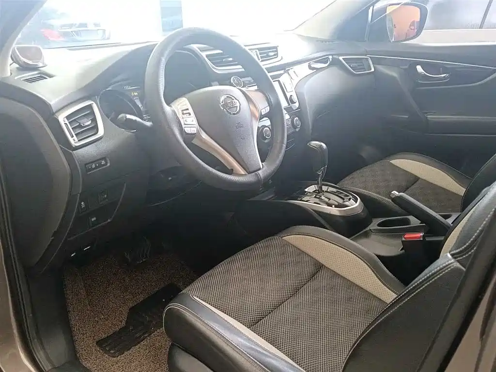 Nissan Qashqai 2017 2.0L CVT Smart V
