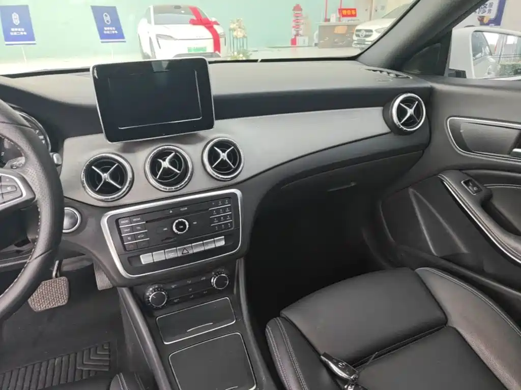 Mercedes-Benz CLA (Import) — миниатюра 13