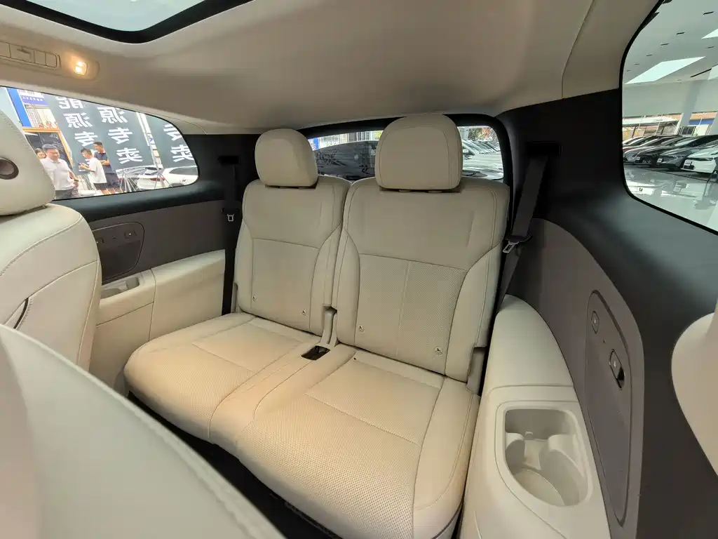 Li Auto i8 2025 Standard