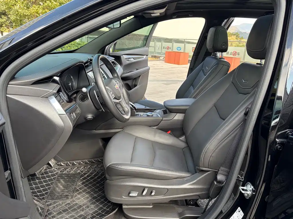 CADILLAC XT5