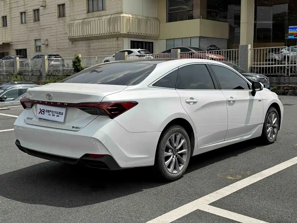 Toyota Avalon — миниатюра 6
