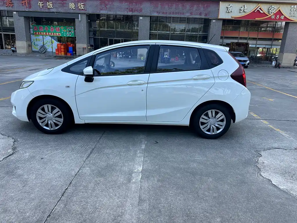 Honda Fit — миниатюра 7
