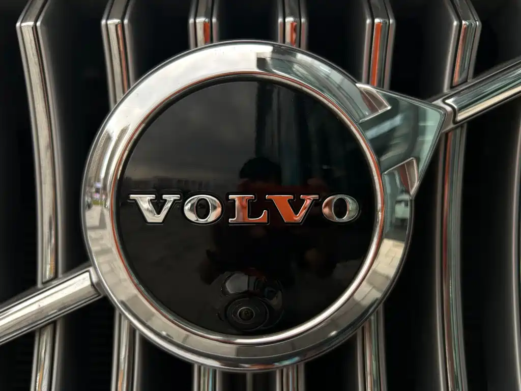 Volvo XC90 — миниатюра 25