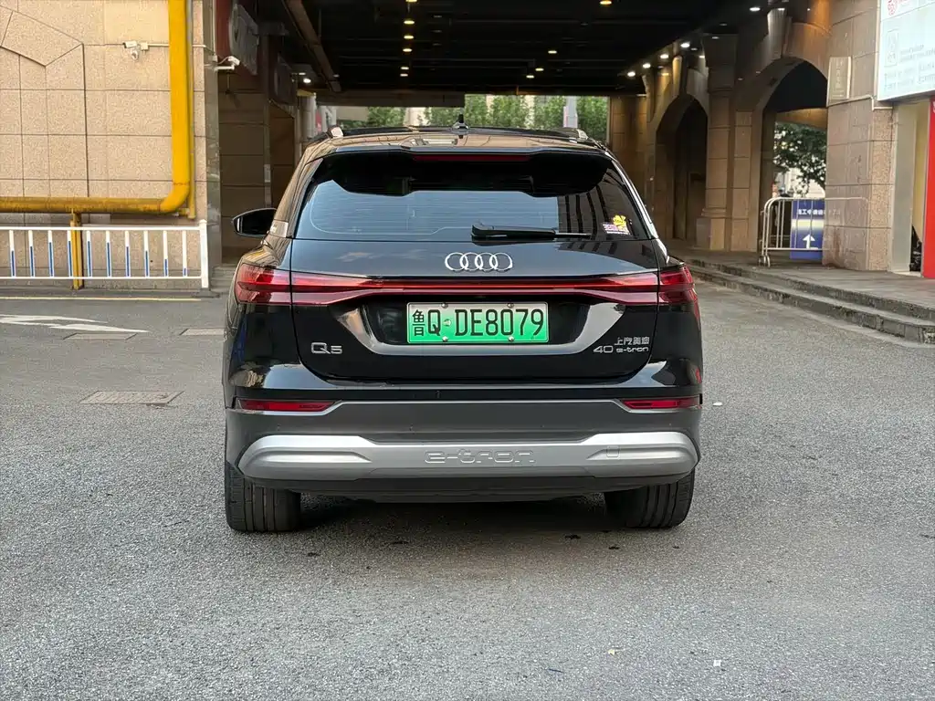 Audi Q5 e-tron — миниатюра 8