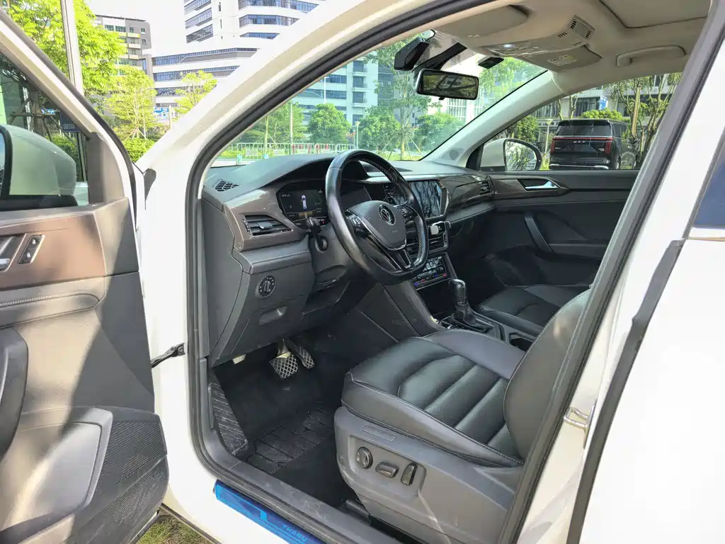 Volkswagen Tharu — миниатюра 10
