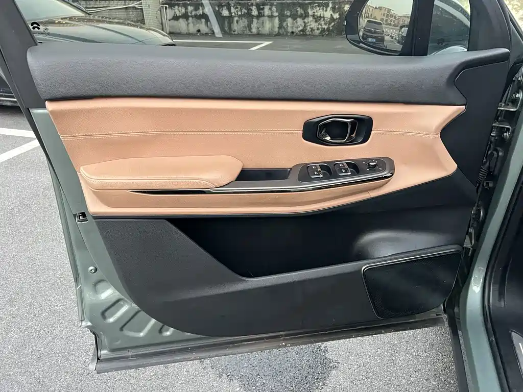 NIO ES8 — миниатюра 10