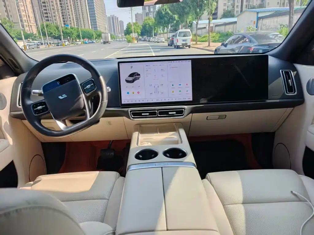 Li Auto L8 2023 Pro