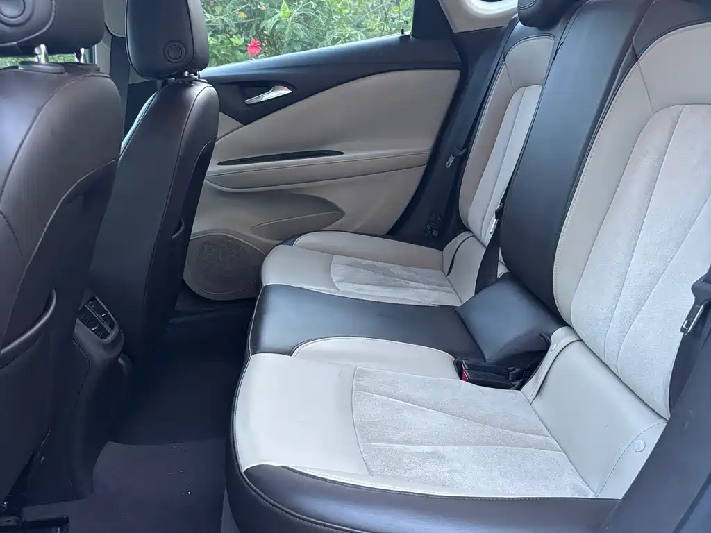 Buick Verano — миниатюра 9