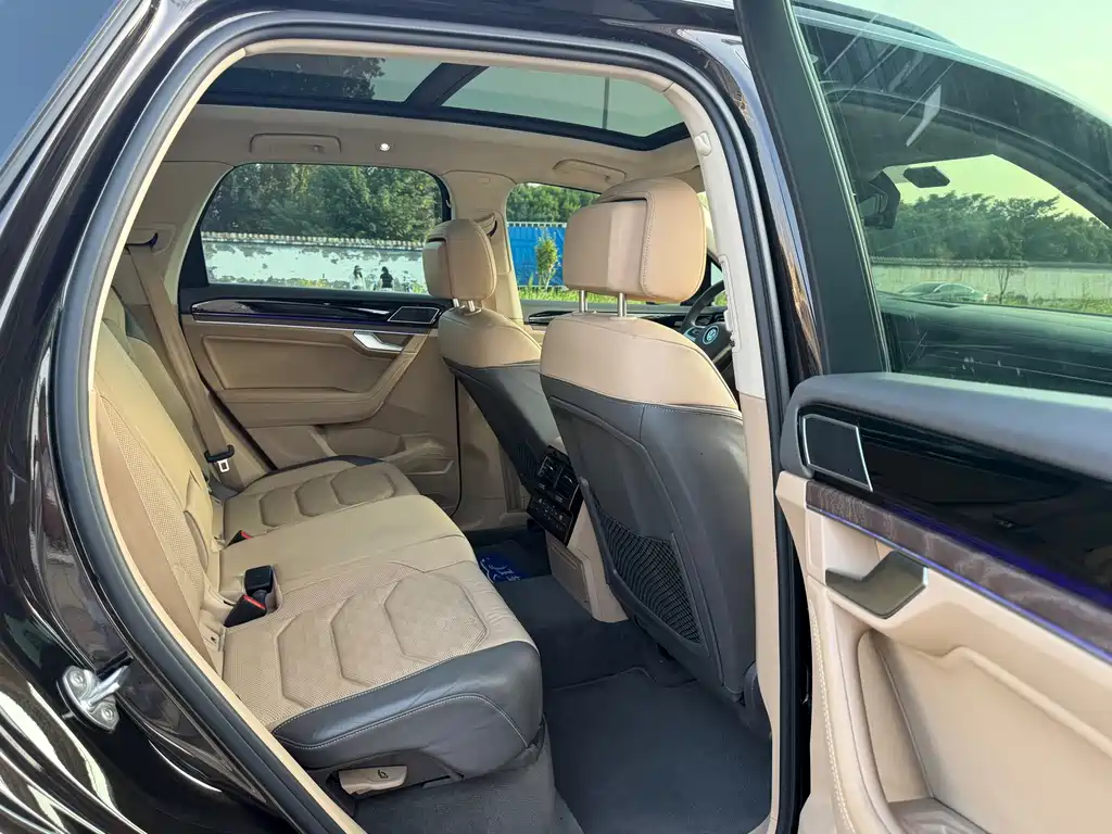Volkswagen Touareg — миниатюра 6