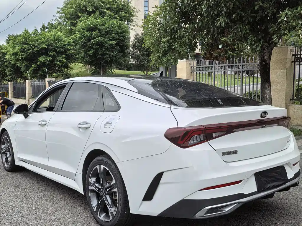 KIA  K5