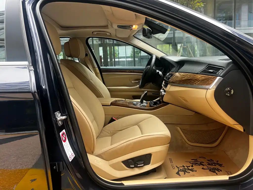 BMW 5 Series — миниатюра 17