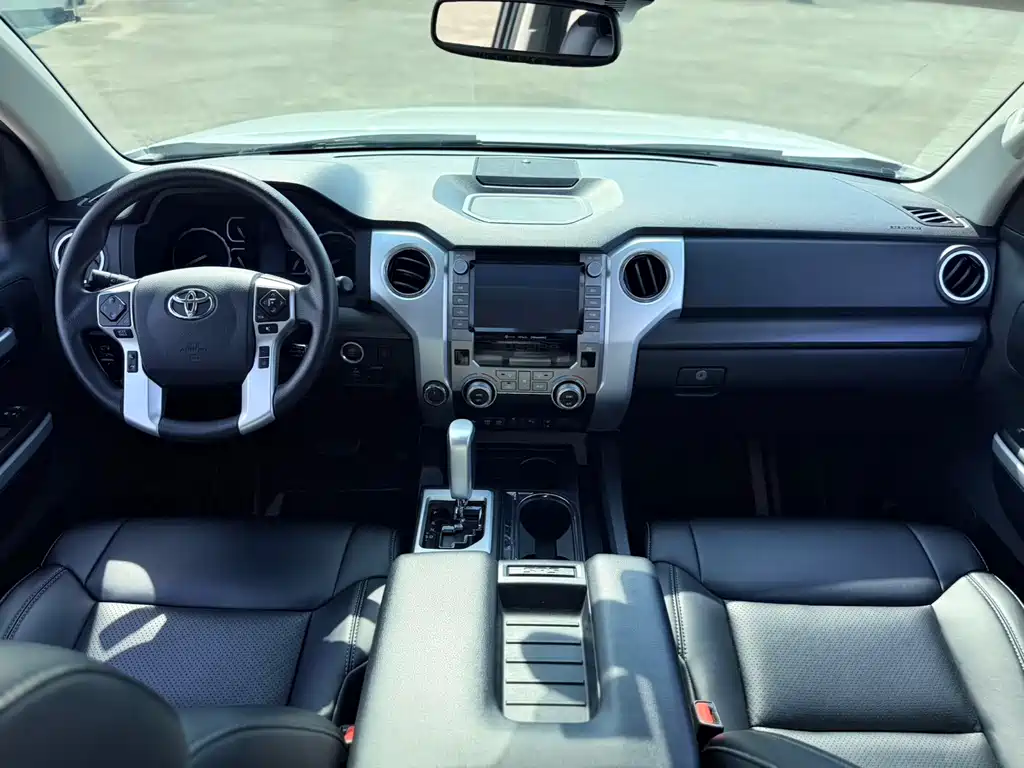 Toyota Tundra 2020 5.7L AT