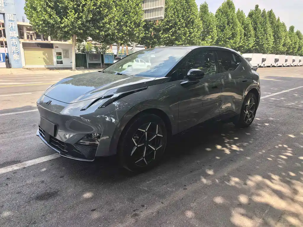 Lynk & Co Z20
