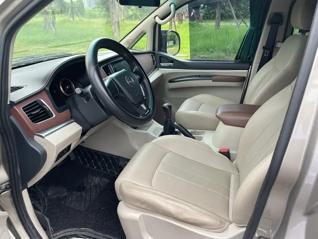 Forthing Lingzhi M5L 1.6L 7 seats Luxury Type China VI, фото 11