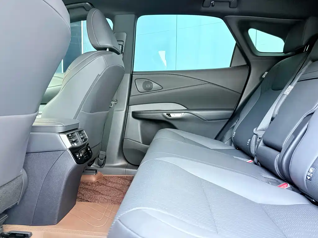 Lexus RX — миниатюра 10