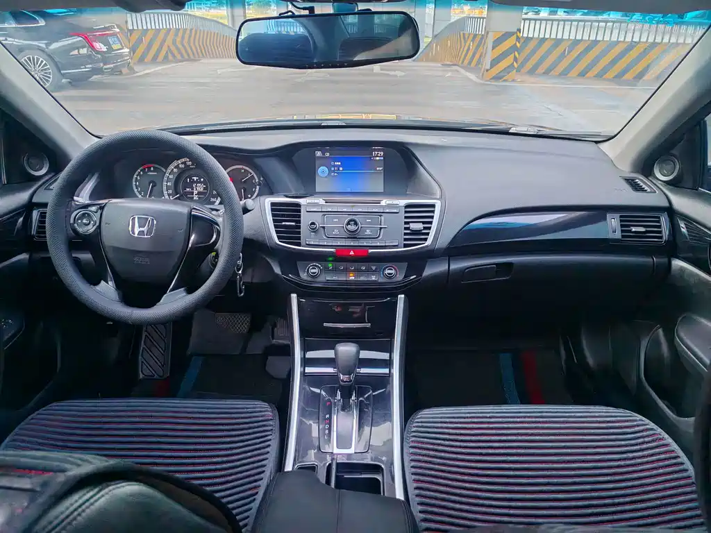 Honda Accord — миниатюра 8