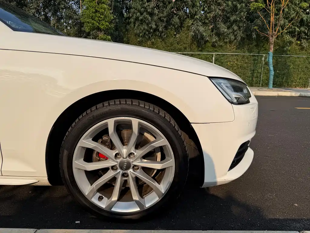 Audi A4L — миниатюра 7