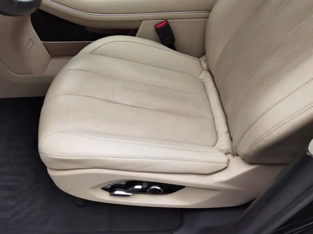 AITO ASK THE WORLD M7