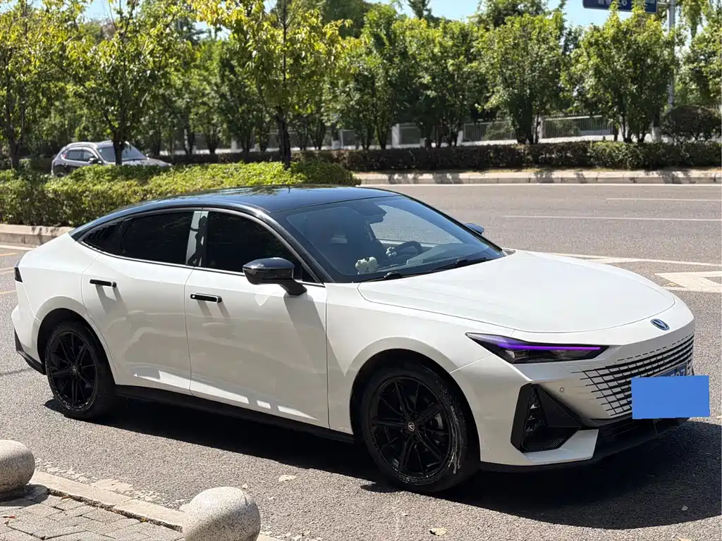 Changan UNI-V 1.5T Sport Edition, фото 2