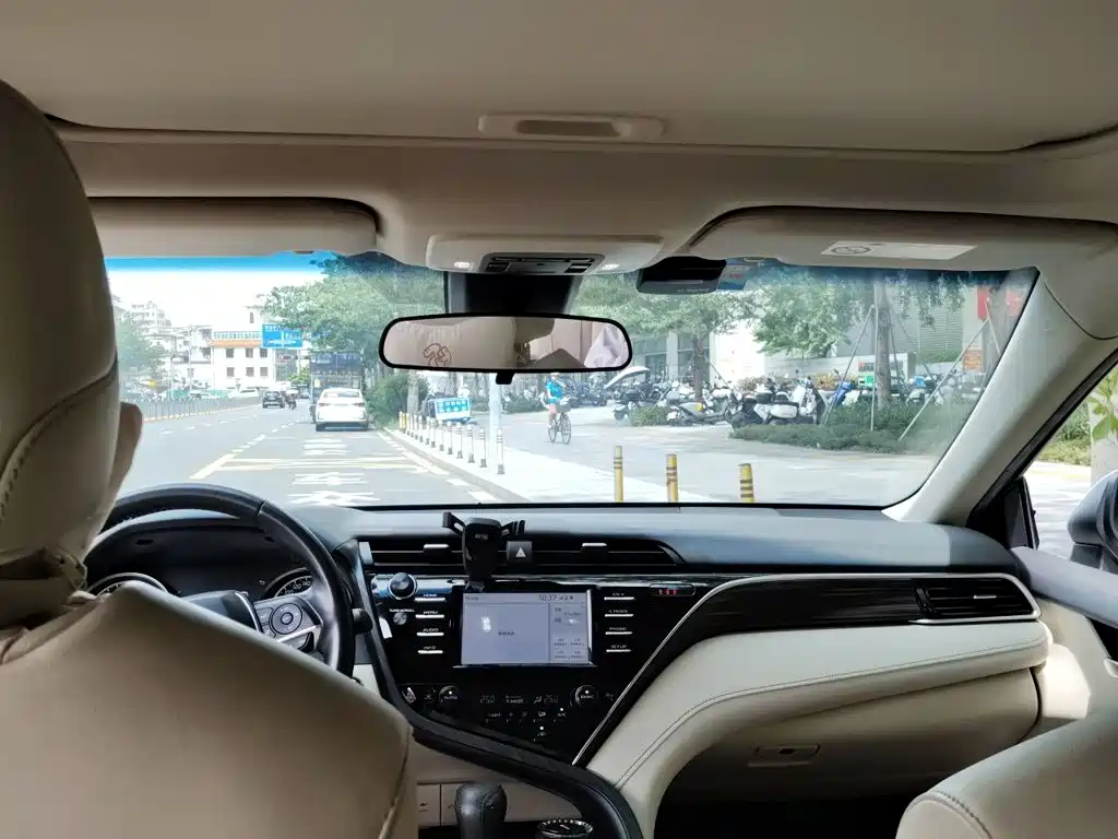 Toyota Camry — миниатюра 19