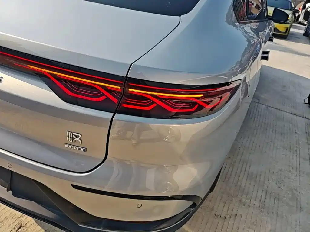 BYD Han — миниатюра 8