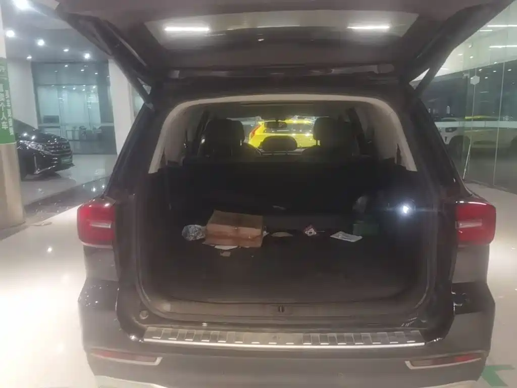 Roewe RX8 — миниатюра 22