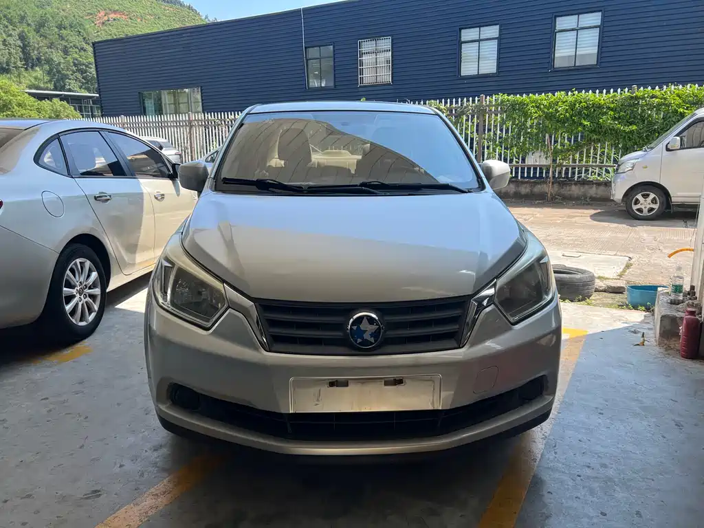 Venucia D50 2013 1.6L MT Fashion