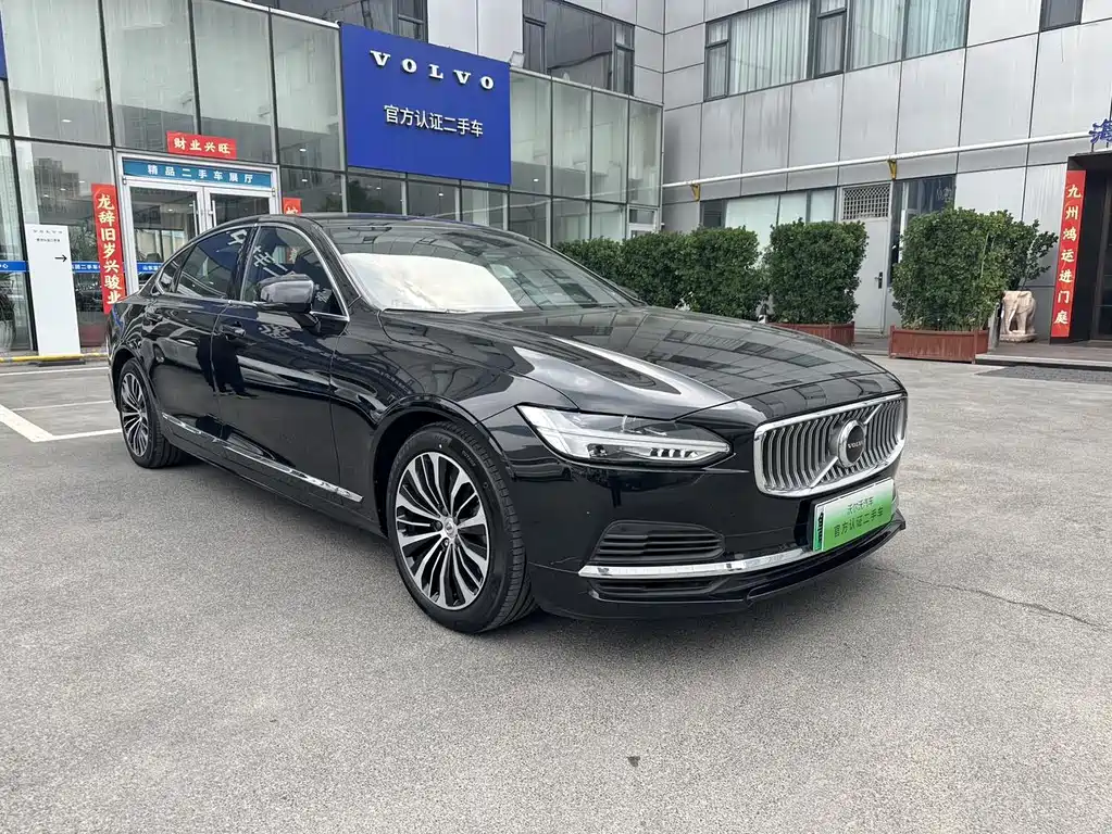 Volvo S90 2024 Luxury