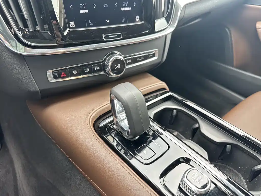 Volvo S90 2024 Luxury