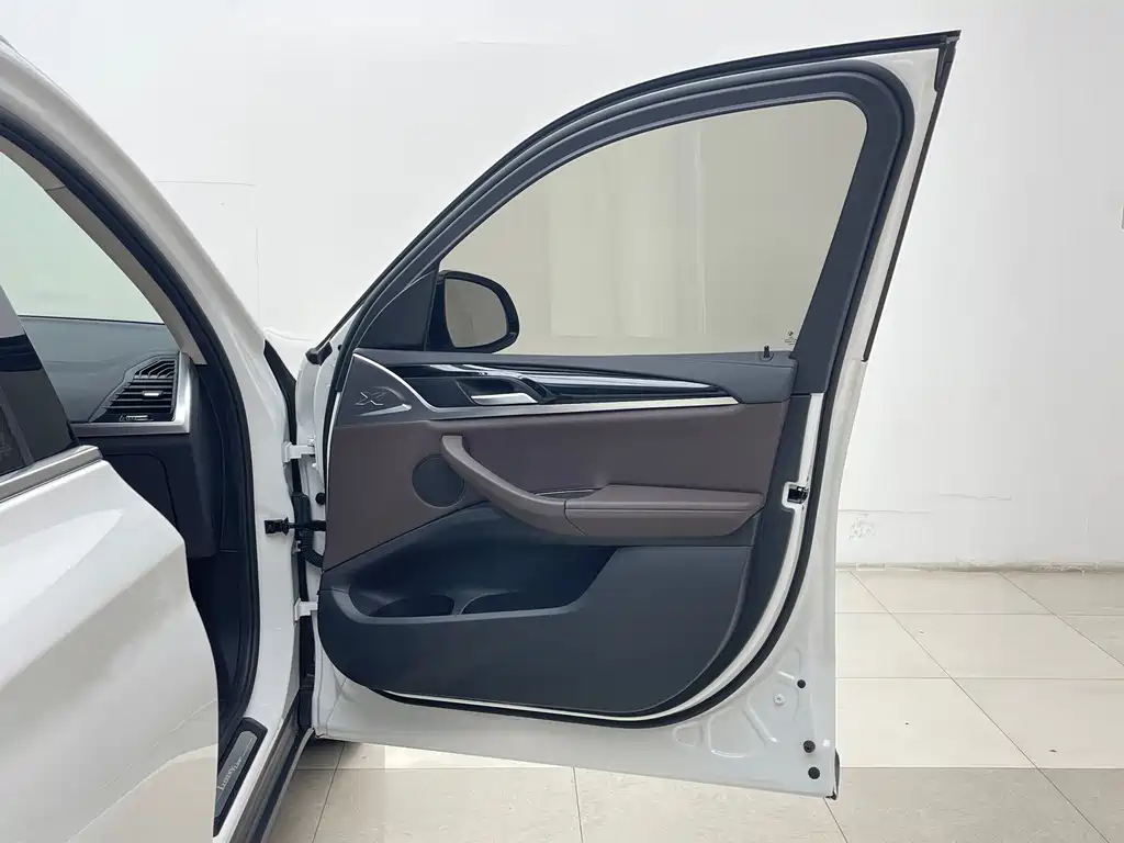 BMW X3 — миниатюра 6
